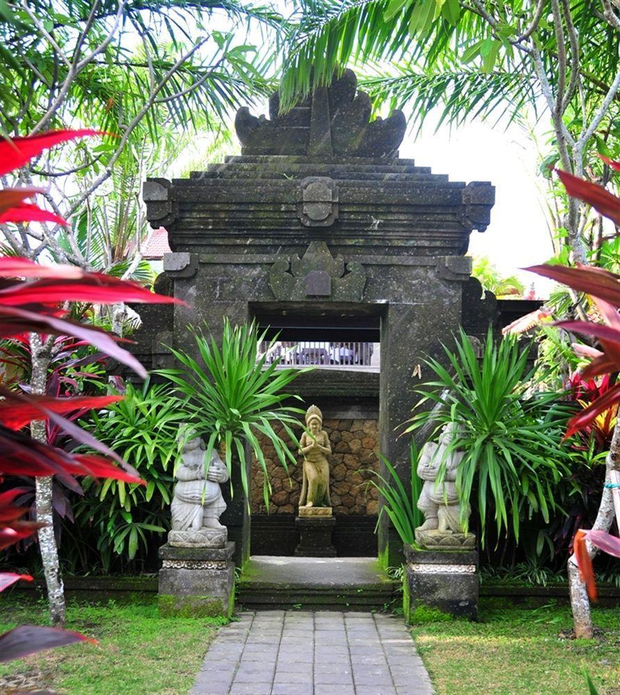 Puri Yuma Hotel Denpasa Buitenkant foto