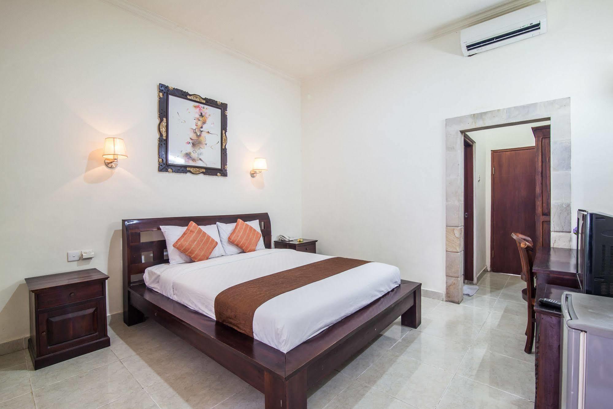 Puri Yuma Hotel Denpasa Buitenkant foto