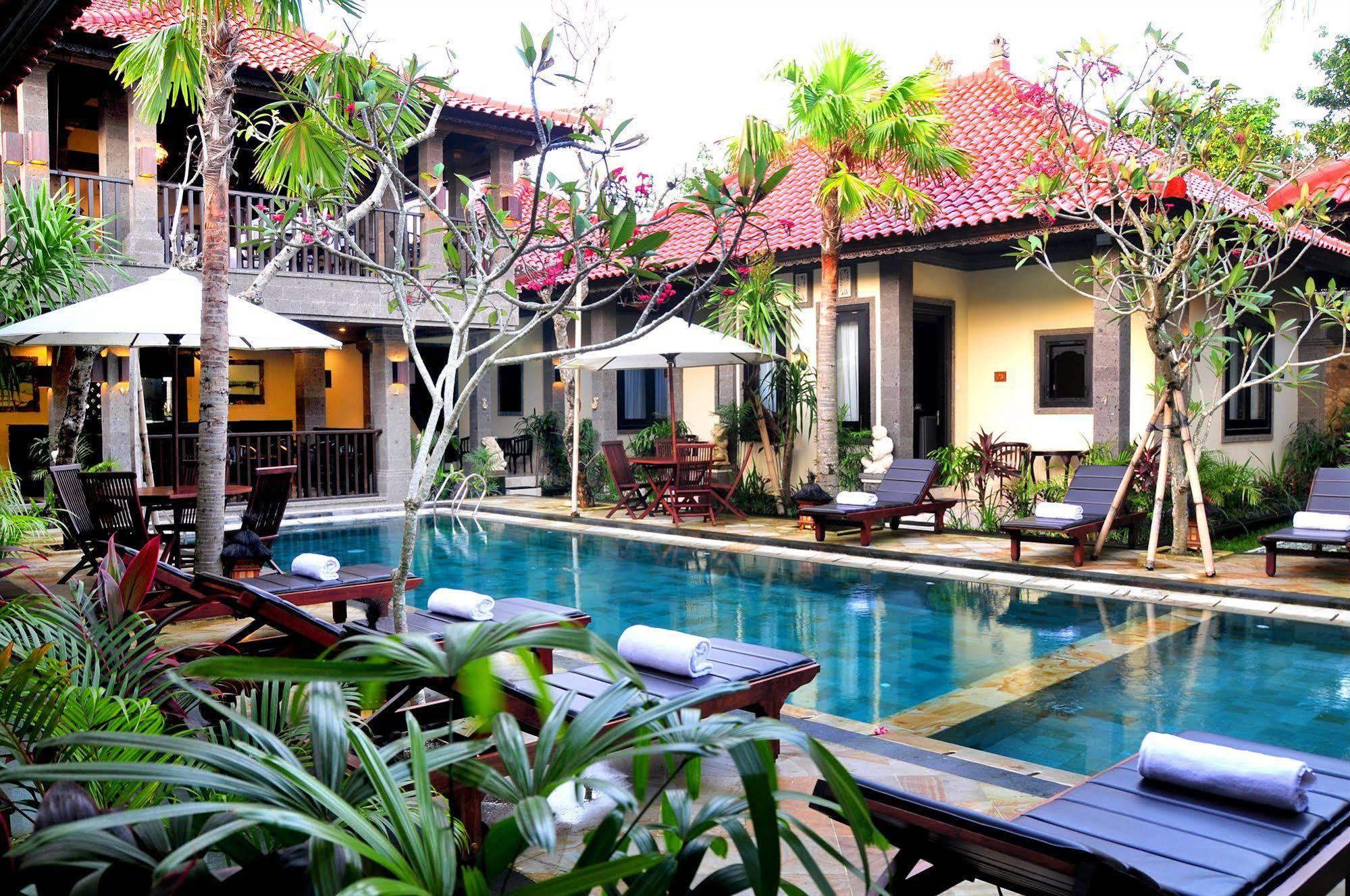 Puri Yuma Hotel Denpasa Buitenkant foto