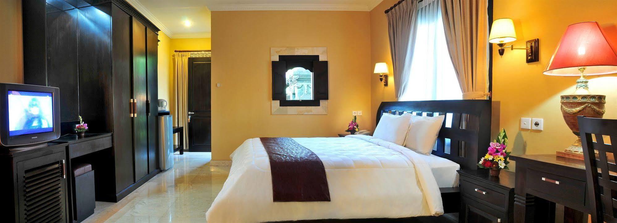 Puri Yuma Hotel Denpasa Buitenkant foto